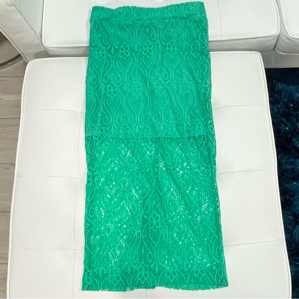 Beautiful Small Lace Midi Mini Skirt in Sea Green